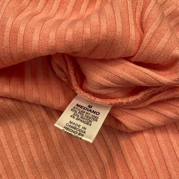EUC Zenana Outfitters Peach Coral Pink Pocket Tee Sz M - Picture 3 of 4